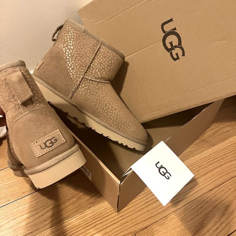 UGG classic boots tan